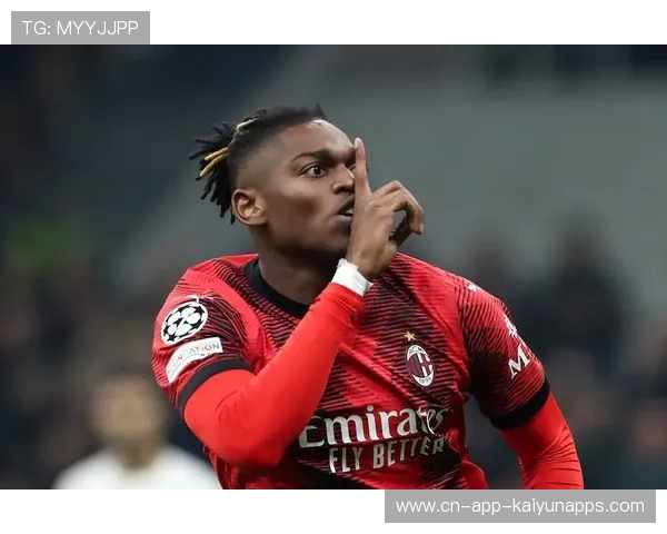 AC米兰向前推进整套动作一气呵成